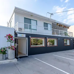 Surf Boutique Backpackers - Free Breakfast Vandrarhem